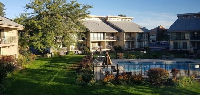 Building Photo - 301 Iberian Way