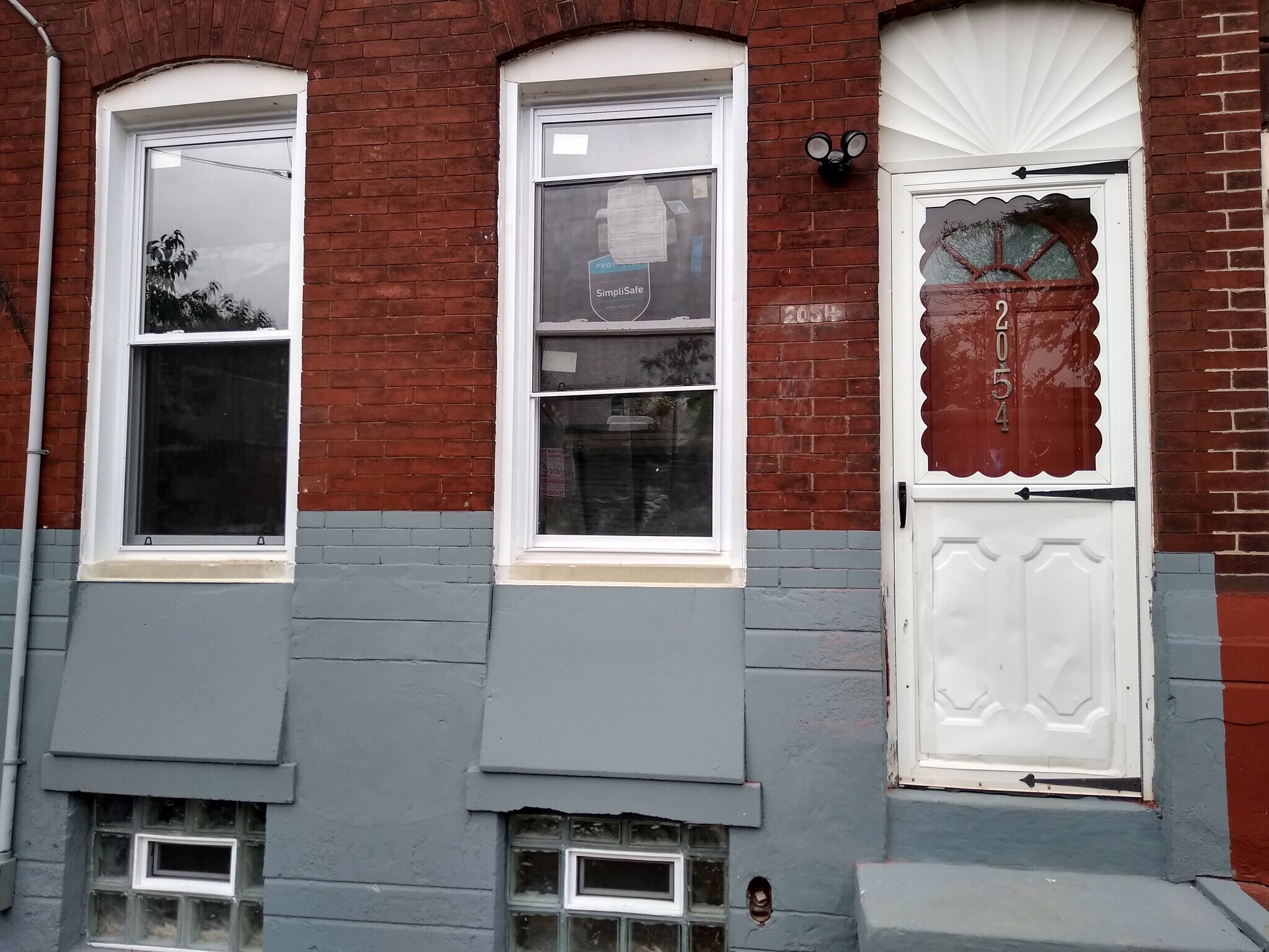 Building Photo - 2054 Ann St