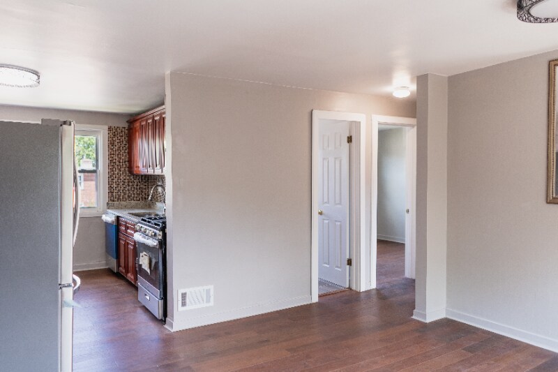 Building Photo - 3707 S Michigan Ave