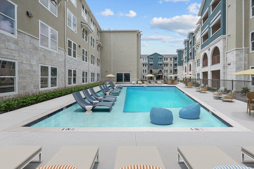 Building Photo - Promenade Apartments