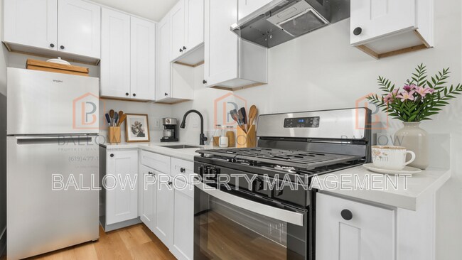 Primary Photo - 729 E 7th St