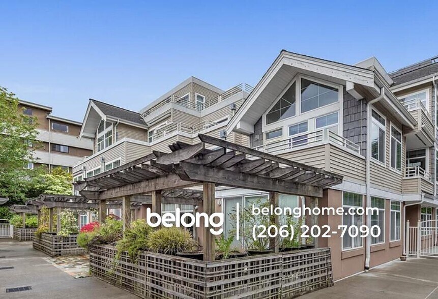 Building Photo - 611 Highland Dr