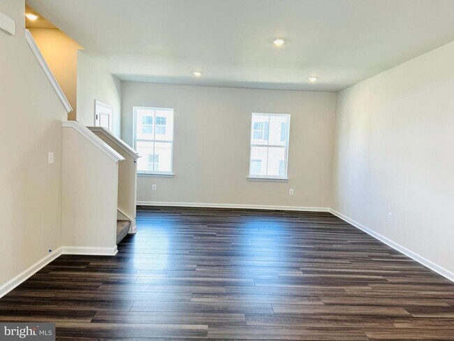 Building Photo - 12 BROOKFIELD Mews