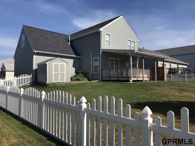 Building Photo - 2102 Quartz Dr