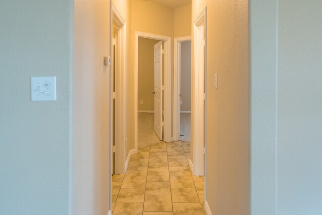 Building Photo - 962 Umbria Ln