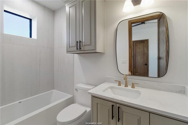 Building Photo - 4558 Hicks Ln