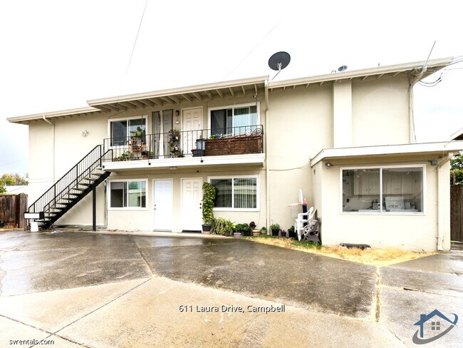 Building Photo - 611 Laura Dr