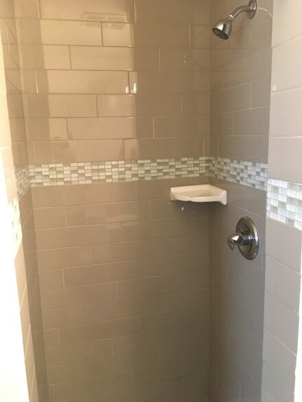 Bath Shower - 14718 W Magnolia Blvd