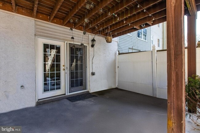 Building Photo - 2828 Beckon Dr