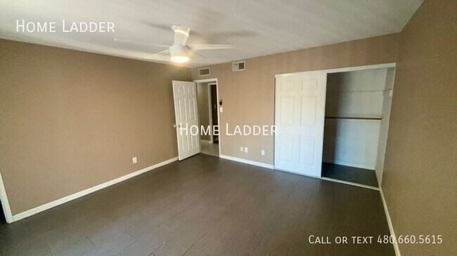 Building Photo - 1128 E Broadmor Dr