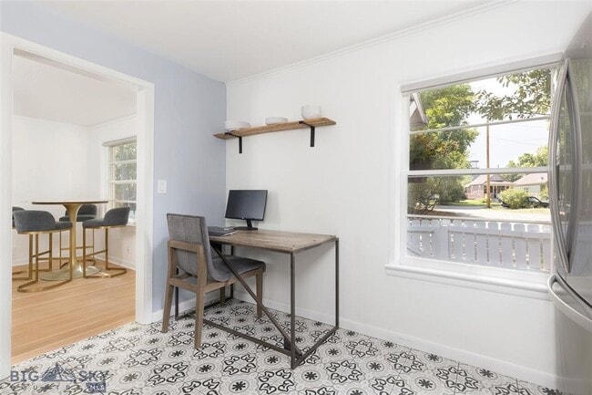 Building Photo - Charming One-Bedroom Gem Steps from Main Street Bozeman