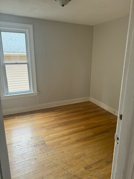 Building Photo - 98 Alexander St