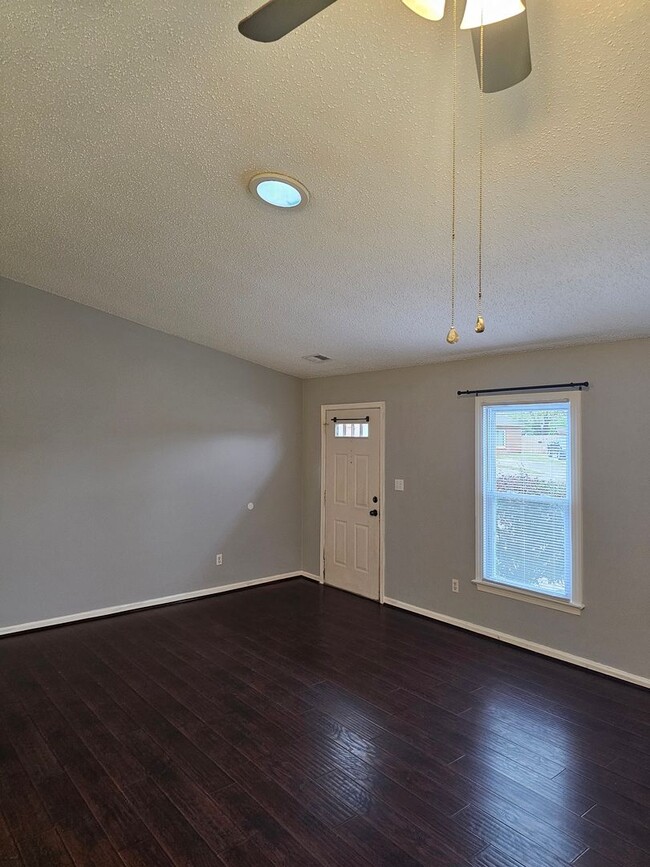 Building Photo - 1207 Haig Cir