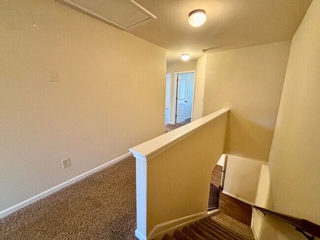 Building Photo - 2723 Morgan Glen Rd NE