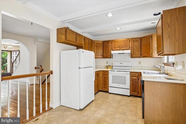 Building Photo - 5834 Waterdale Ct