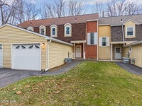 Building Photo - 4 Sugarbush Rd