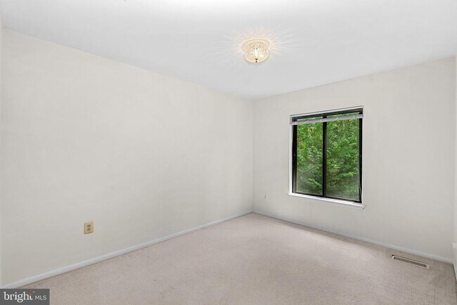 Building Photo - 11545 Hearthstone Ct