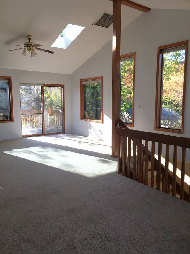 Building Photo - Lovely S. Boulder 5BD House on Open Space - Available June 1st!
