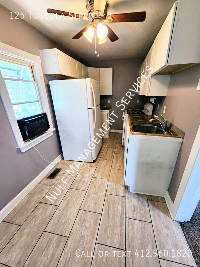Building Photo - 125 Tuscola St