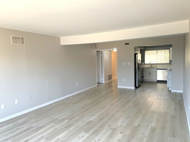 Building Photo - COZY 2BD/2BA CONDO AVAILABLE IN SAN DIEGO