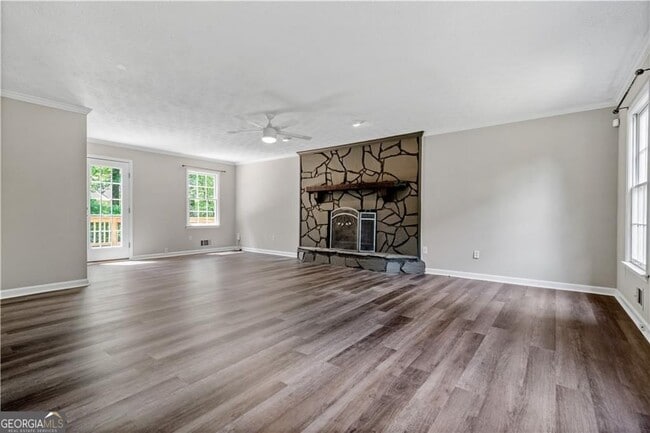 Building Photo - 4752 Forest Glen Ct NE
