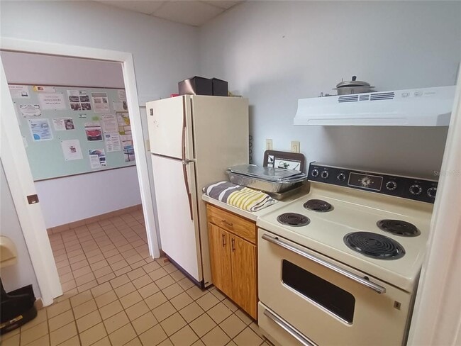 Building Photo - 5221 Beechmont Ave