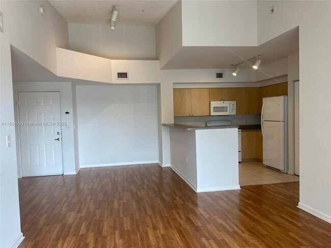 Building Photo - 8070 N Nob Hill Rd