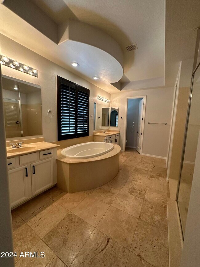 Building Photo - 2251 E Azalea Dr