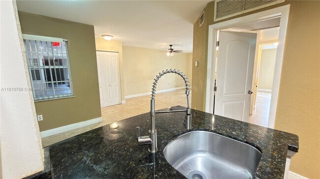 Building Photo - 2803 N Oakland Forest Dr