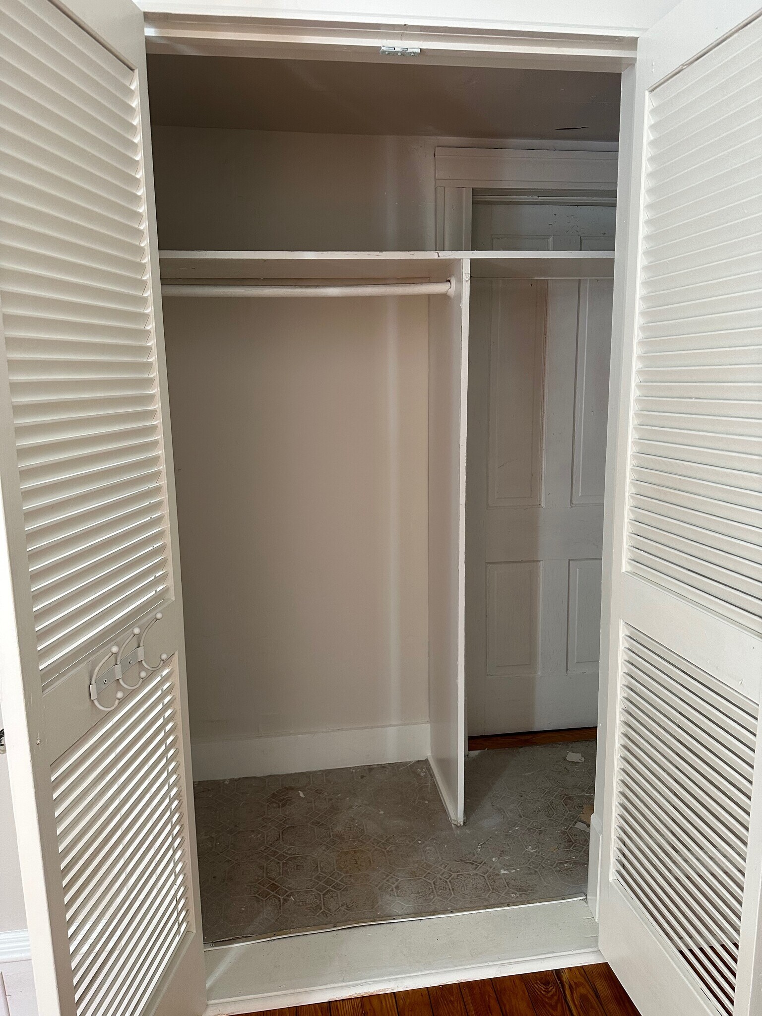 Building Photo - 114 S 5th Ave