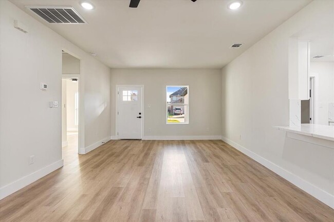 Building Photo - 5414 Rio San Juan St