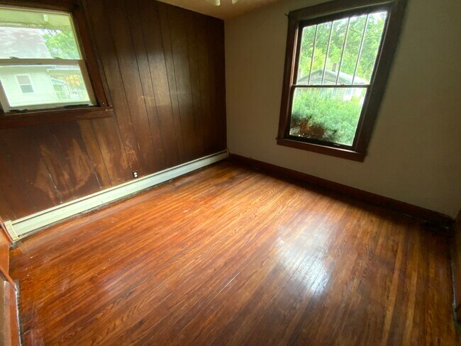 Building Photo - 230 S Virginia Ave