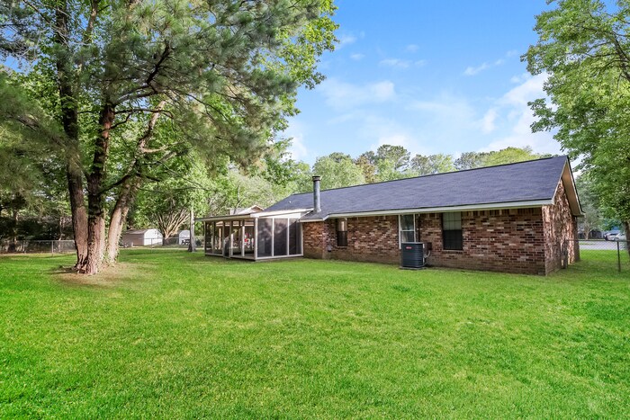 Building Photo - 108 Edythe Ct