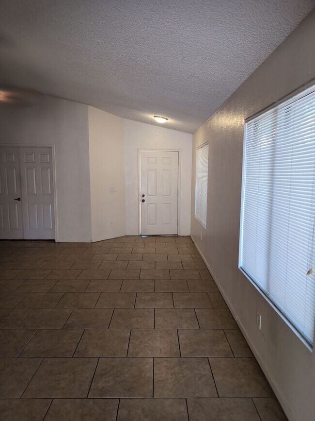 Building Photo - 73 S Cypress Ct