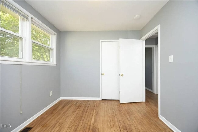 Building Photo - Charming Renovated Ranch – Turn-Key Ready in a Prime Raleigh Location