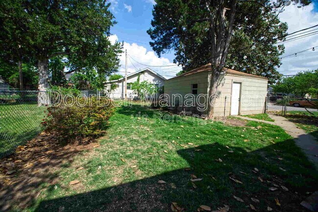 Building Photo - 1347 S Indianapolis Ave