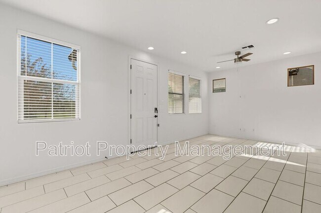 Building Photo - 5821 W Pueblo Ave