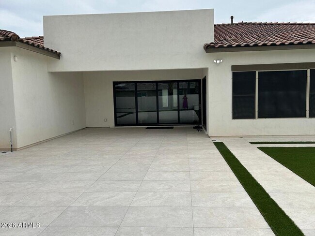 Building Photo - 1285 E Mead Dr