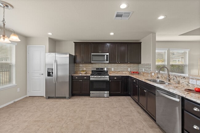 Building Photo - 2811 Cone Flower Dr