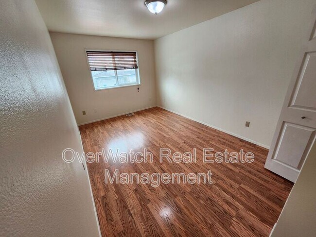 Building Photo - 3228 Aquarius Cir