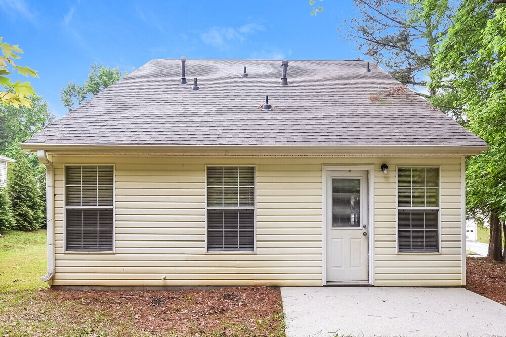 Building Photo - 1531 Wembley Dr