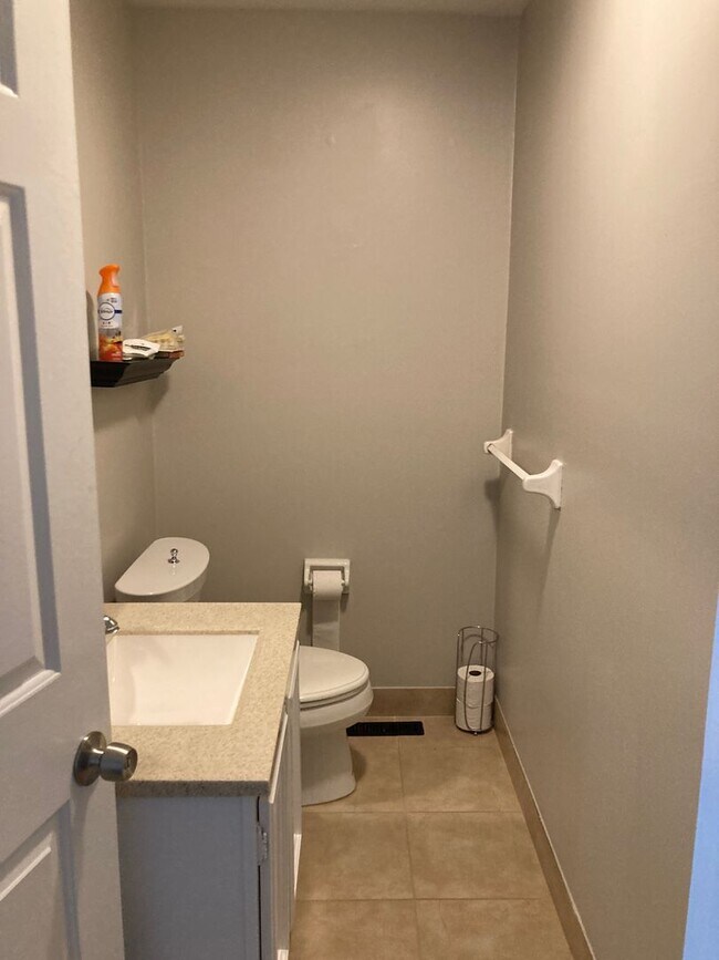 Building Photo - Fully renovated 2 bedroom townhome on a corner property