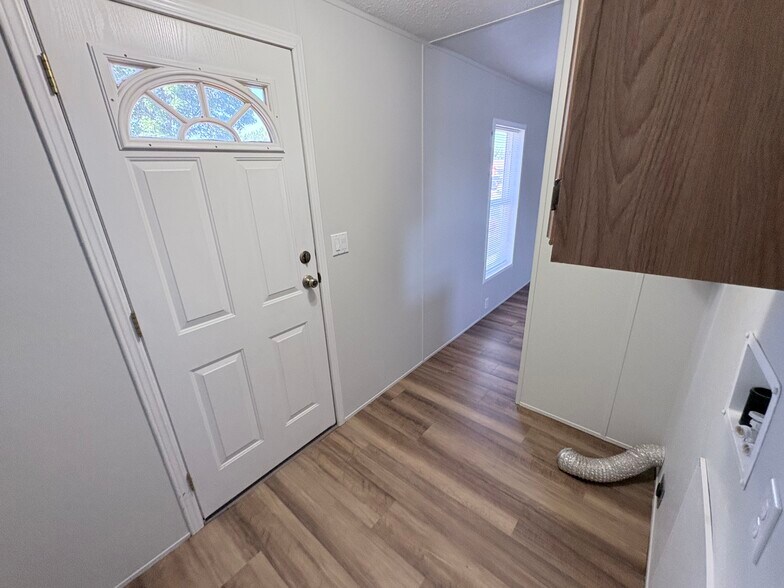 Building Photo - 2250 N Whispering Pnes Dr