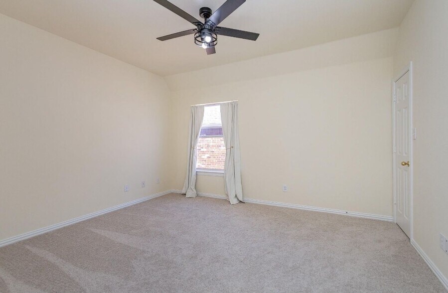 Building Photo - 9201 Royal Burgess Dr