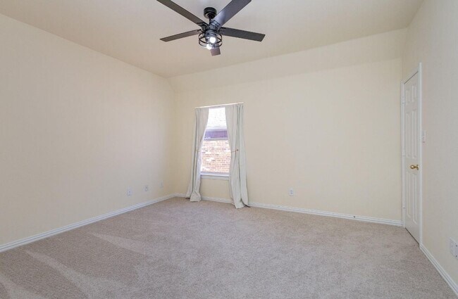 Building Photo - 9201 Royal Burgess Dr