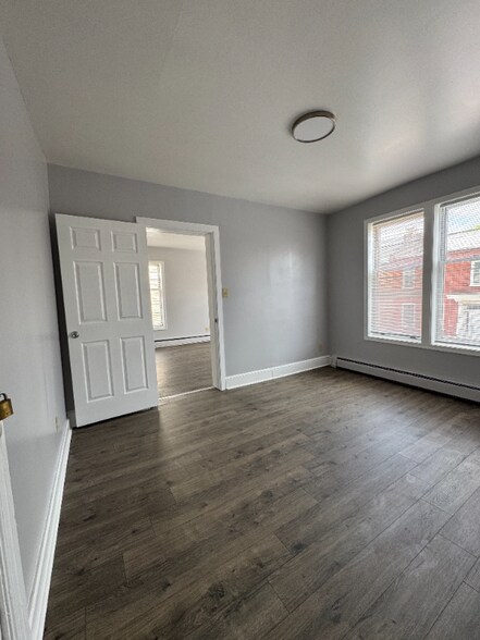 Building Photo - 34 N Earl St