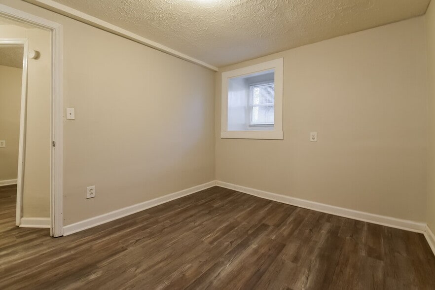 Building Photo - 842 Bonneville Terrace NW