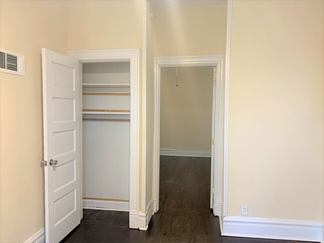 Building Photo - 1077 S Taylor Ave