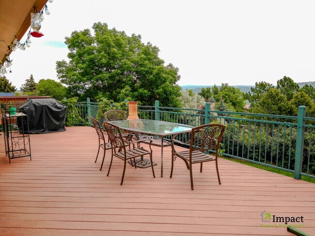 Building Photo - 5005 Sunbird Cliffs Dr