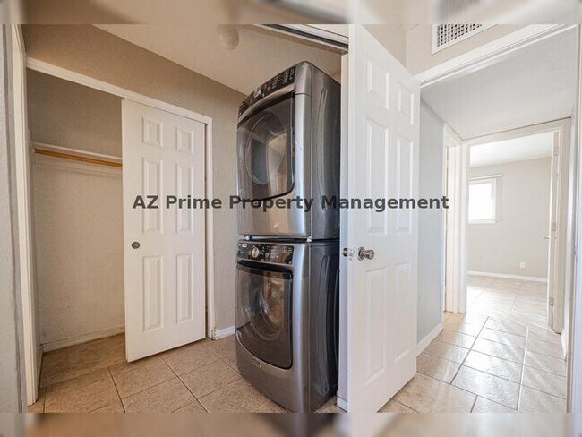 Building Photo - 7101 N 36th Ave